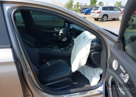 2021 Mercedes-Benz E 350 4Matic z USA, uszkodzony, nr VIN W1KZF8EB0MA924524